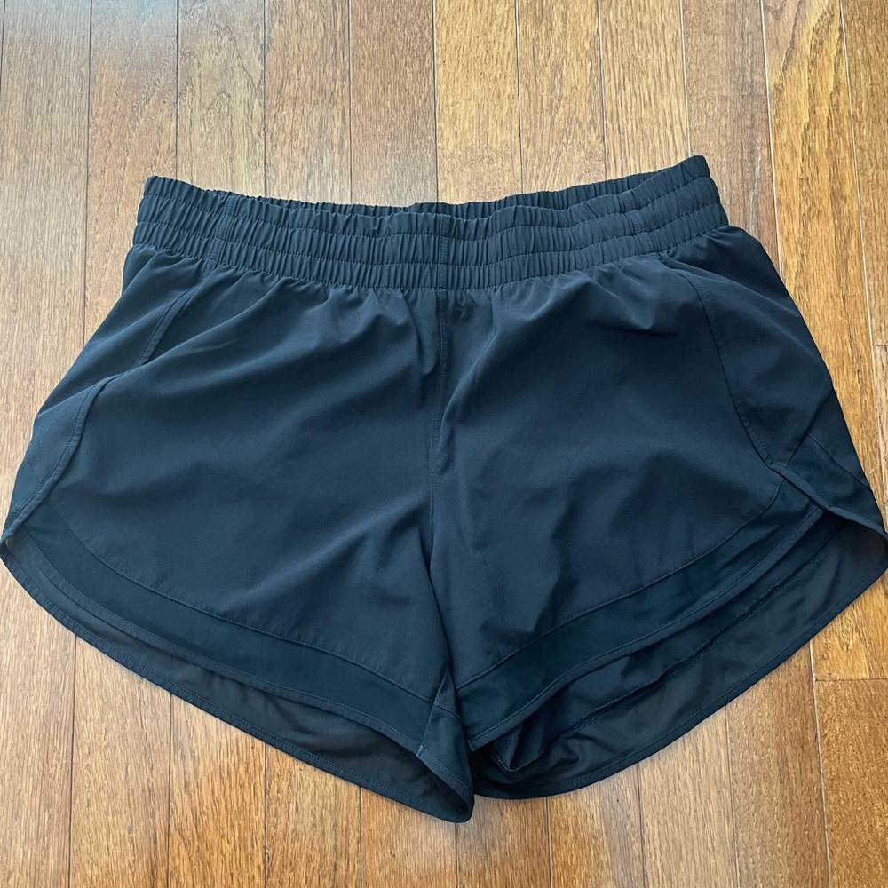 Athleta Mesh Racer Run 4” Shortd